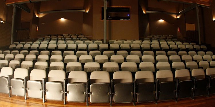Platéia do Teatro José Maria Santos. Imagem: Divulgação.