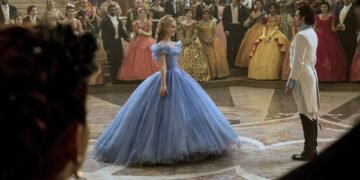 Lily James é uma Cinderela clássica