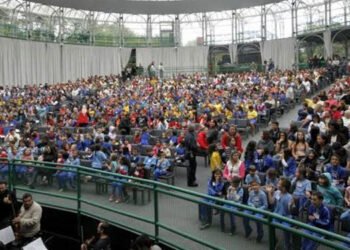 No dia 03 de junho o ensaio da ópera L'Ocassione fa il Ladro recebeu crianças de escolas públicas e projetos sociais, idosos e pessoas com deficiência. Imagem: Cido Marques.