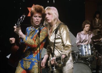 David Bowie com Mick Ronson
