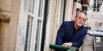 A labiríntica narrativa de Antonio Tabucchi em 'Noturno Indiano'