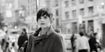 'Rostos na Multidão': Valeria Luiselli através do espelho e o que ela encontrou por lá