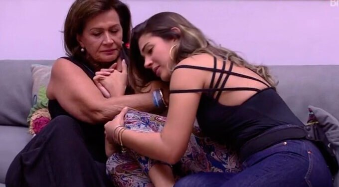 ieda e vivian confortam emilly após expulsão de marcos do BBB 17