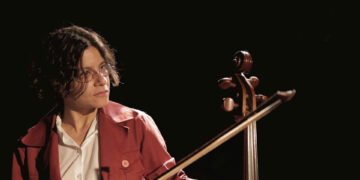 Atriz Georgette Fadel no espetáculo Afinação I integrante da Mostra Teatro de Segunda