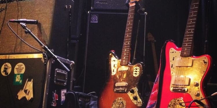 Fragmentos da noite do Dinosaur Jr em Amsterdã.