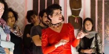 Espetáculo Linda Blair entra na sala, da Casa Selvática