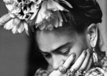 Foto preto e branco de Frida Kahlo