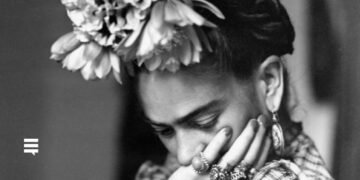 Foto preto e branco de Frida Kahlo