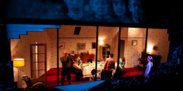 Por que insistir no teatro