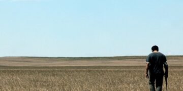 ‘Rifle’ e a odisseia do errante nos pampas gaúchos