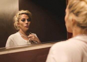 Conservador no formato, 'Lady Gaga Five Feet Two' nos convence sobre os talentos da cantora