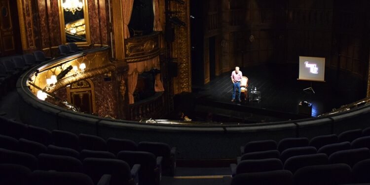 três perguntas sobre teatro