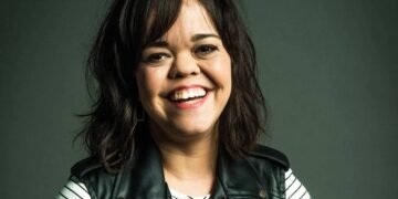 Após críticas, ‘O Outro Lado do Paraíso’ exibe cena que sugere mudança na abordagem ao nanismo