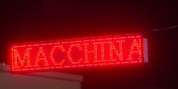 Casa Selvática faz apresentações gratuitas de 'Cabaret Macchina'. Imagem: Reprodução.