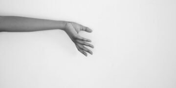 Ancestralidade e feminismo em ‘salt.’, da misteriosa Nayyirah Waheed