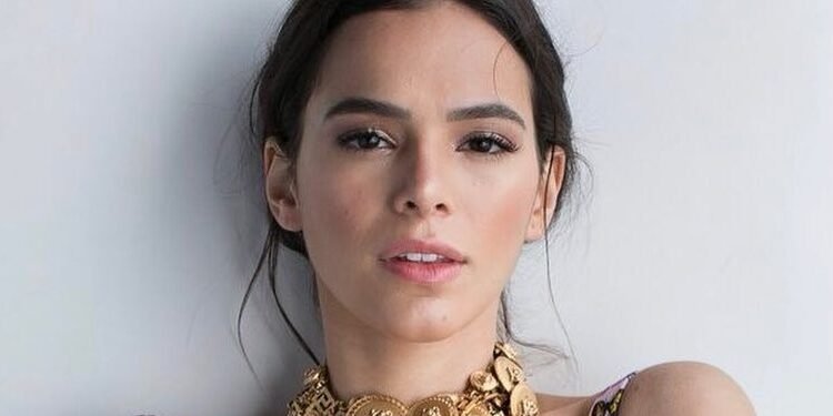 Bruna Marquezine é mais que "namorada do Neymar" - falta a imprensa entender
