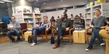 Reflexões sobre a autoficção, a pós-ficção e o "eu" na literatura