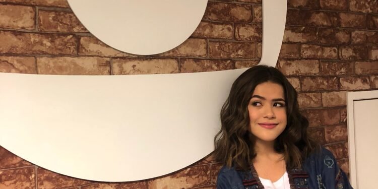 Maísa Silva, nos Estúdios Globo para entrevista no programa 'Conversa com Bial'. Imagem: Reprodução.