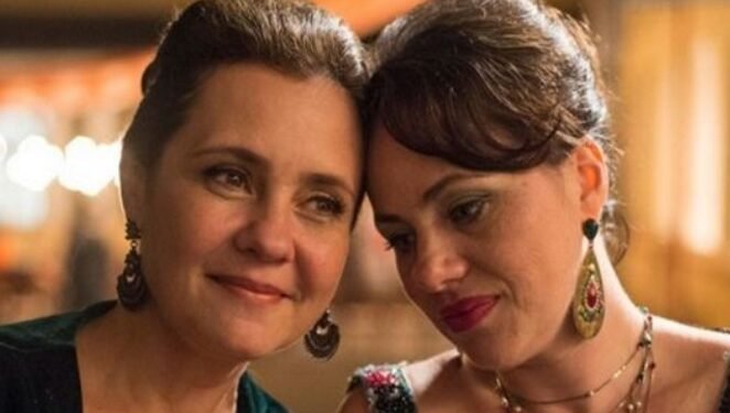 A relação entre a irmã Irene e Sônia, interpretadas por Katine Teles e Adriana Esteves, respectivamente, é um dos grandes trunfos do longa-metragem de Gustavo Pizzi. Imagem: Divulgação.