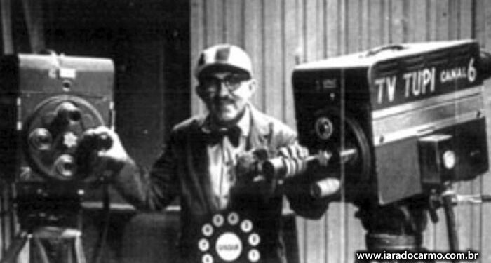 Chacrinha veio do rádio e estreou na televisão, em 1956, com o programa 'Rancho Alegre', na TV Tupi. Imagem: Reprodução.