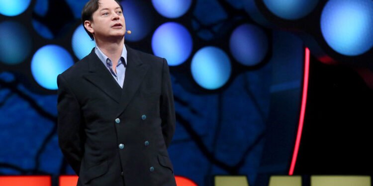 O jornalista e escritor Andrew Solomon. Imagem: Divulgação.