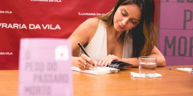 Em romance de estreia, Aline Bei apresenta uma prosa poética marcante