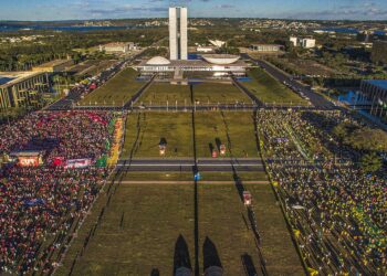 17/04/2016- Brasília- DF, Brasil- Manifestantes contra o impeachment ocuparam a Esplanada dos Ministério. Imagem: Ricardo Stuckert/ Instituto Lula.
