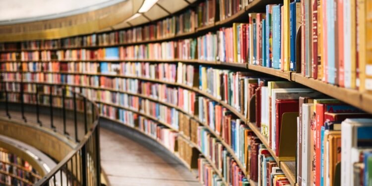 A literatura deve vender ou questionar?