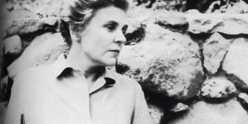 A escritora Elizabeth Bishop morou no Brasil por 15 anos, durante seu relacionamento com a arquiteta Lota de Macedo. Imagem: Divulgação.