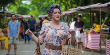 Dona Hermínia: mãezona verborrágica, ansiosa, sincera e direta sofre da “síndrome do ninho vazio”. Imagem: Reprodução.