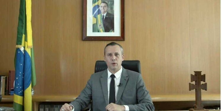 Roberto Alvim copia discurso do nazista Joseph Goebbels
