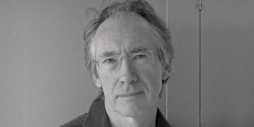 'Máquinas como eu' fala da onipotência dos que se creem Deus