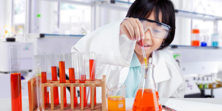 Criando pequenas cientistas