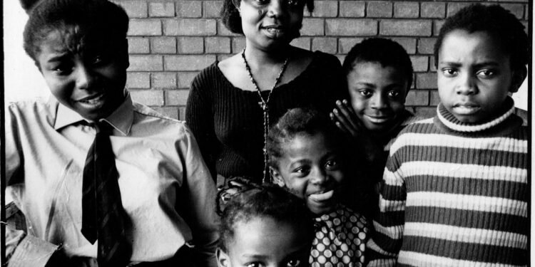 As alegrias da maternidade, de Buchi Emecheta