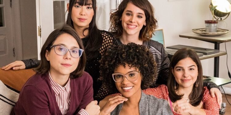 As cinco protagonistas de 'As Five': série é a grande aposta da Globo nesta reta final de 2020. Imagem: Rede Globo / Victor Pollak.