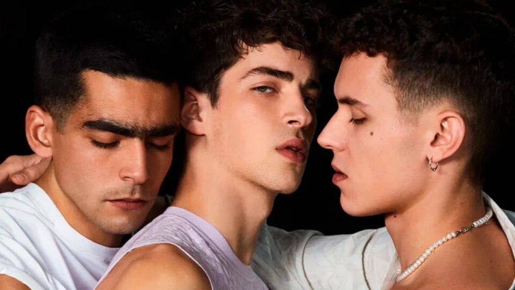 Omar (Omar Ayuso), Patrick Blanco (Manu Ríos) e Ander (Aron Piper)