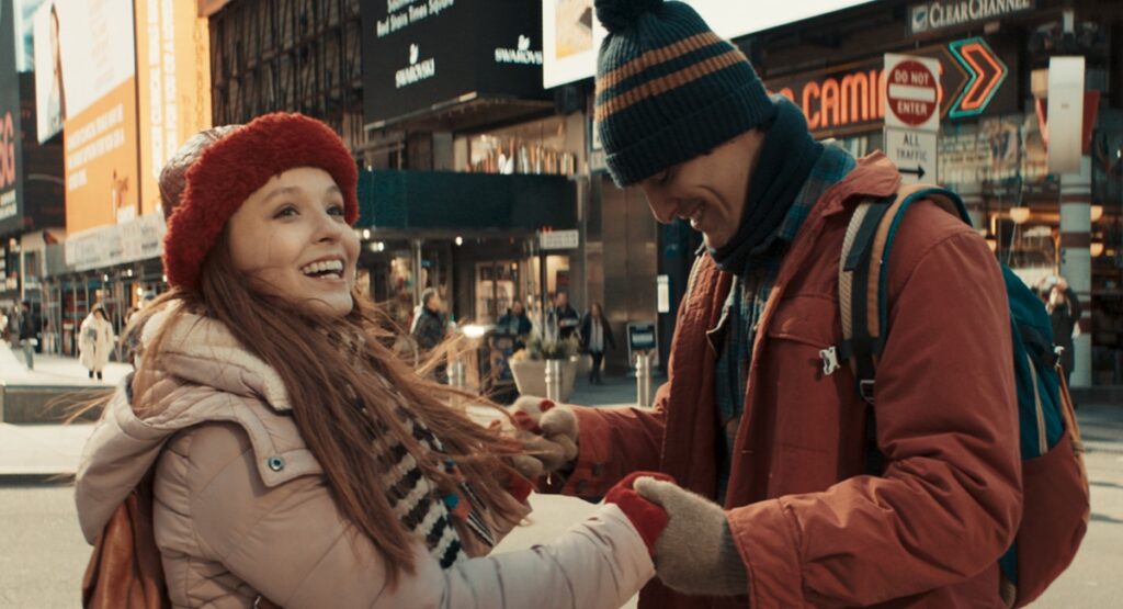 Larissa Manoela e Bruno Montaleone em sequência do longa filmada em Nova York: romance com reviravoltas