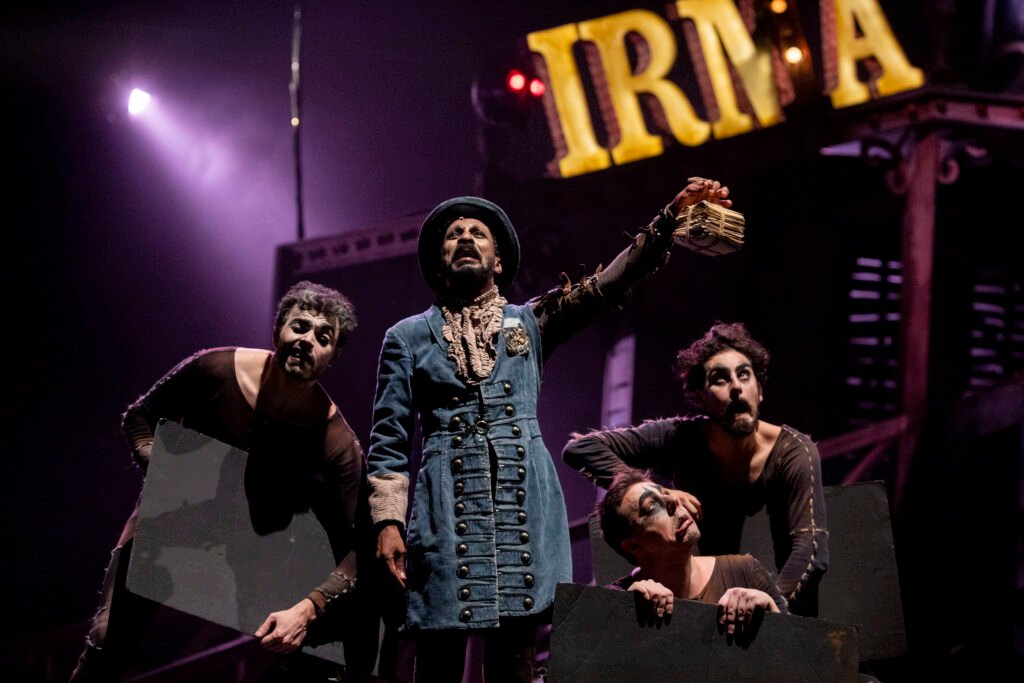 Crtica: 'O Mistrio de Irma Vap' ganha tom poltico no Teatro Guara   Festival de Curitiba