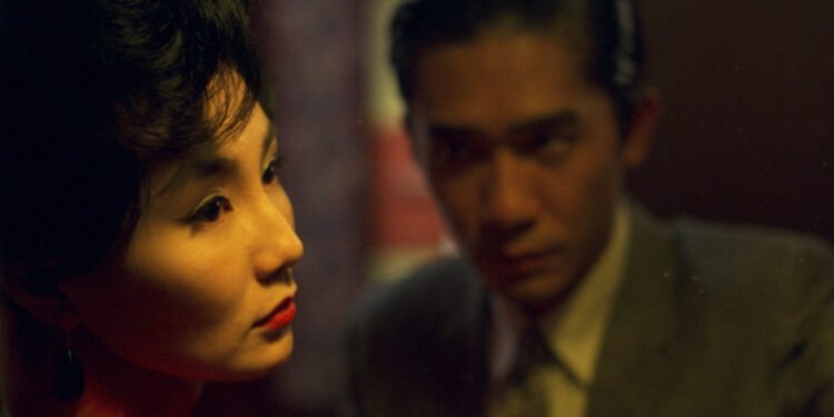 Maggie Cheung e Tony Leung: amantes possíveis em 'Amor à Flor da Pele'./Divulgação