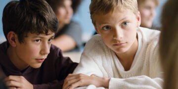 'Close' é devastador estudo sobre amizade e ideias de masculinidade