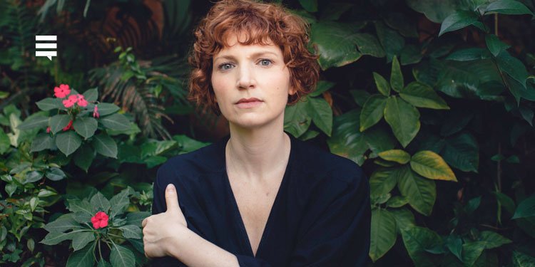 A escritora Natalia Timerman
