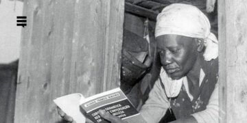 A escritora brasileira Carolina Maria de Jesus, autora de 'Quarto de Desejo'. Imagem: Acervo UH/Folhapress.