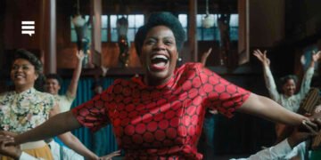 A cantora e atriz Fantasia Barrino vive Celie, a protagonista de 'A Cor Púrpura'. Imagem: Divulgação.