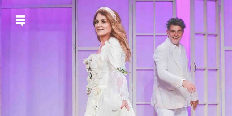 Patrycia Travassos e Eduardo Moscovis vivem pares de personagens nos quatro esquetes de 'Duetos'. Imagem: Divulgação.