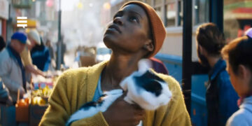 Lupita Nyong'o não poderia estar melhor, trazendo a sua personagem toda a complexidade que sua protagonista exige. Imagem: Divulgação.