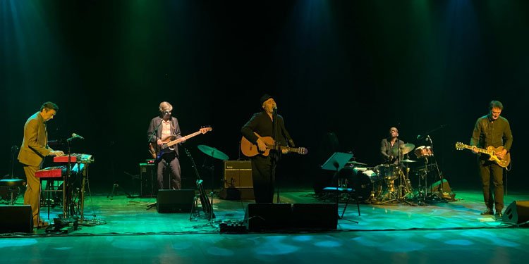 Com mais de 30 anos de estrada, Tindersticks se apresentou pela primeira vez no Brasil. Imagem: Alejandro Mercado / Escotilha.