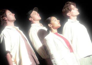 English Teacher chegam ao Brasil para mostrar uma nova cara do indie britânico. Imagem: Tatiana Pozuelo / Divulgação.