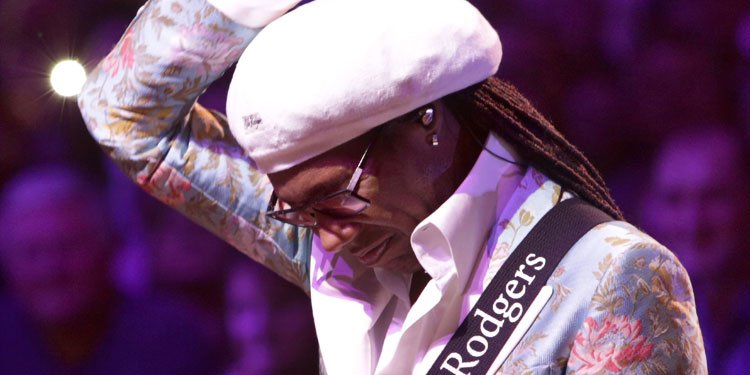 Nile Rodgers carrega muito talento e hits em sua carreira de quase 50 anos. Imagem: Imagem: Divulgação.