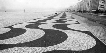 Calçadão de Copacabana. Imagem: Sebastião Marinho / Agência O Globo / Reprodução.