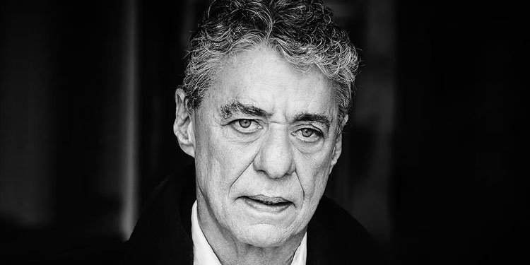 Chico Buarque usa suas memórias para construir obra. Imagem: Fe Pinheiro / Divulgação.